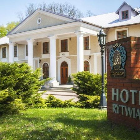 Hotel Rytwiany Palac ภายนอก รูปภาพ