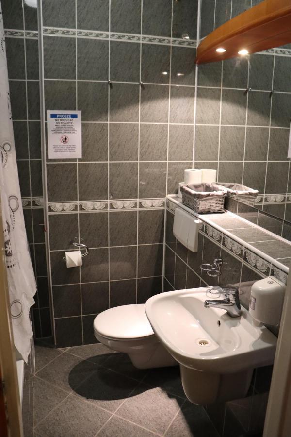 Hotel Rytwiany Palac ภายนอก รูปภาพ